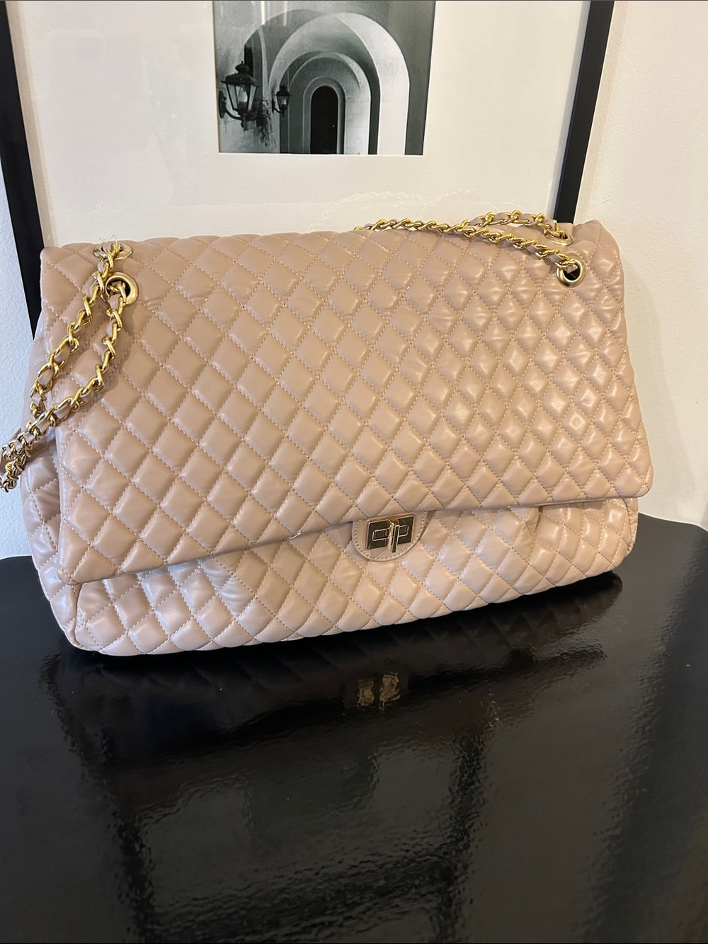 Quilted Nude Shoulder Weekender Bag with Gold Chain Large New - Picture 2 of 16